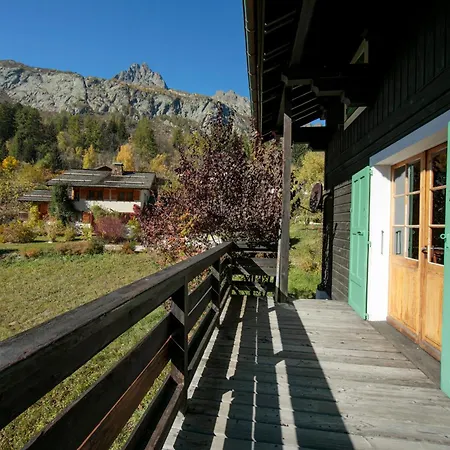 L'eau Vive Near 3br For 6 - Happy
